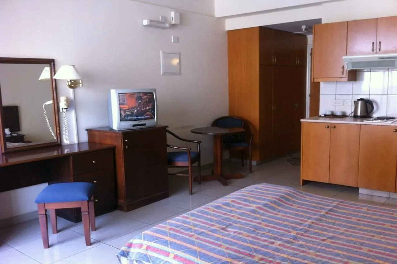 Tsokkos 7 Aparthotel Larnaca